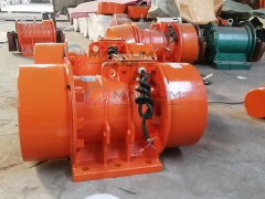 湖北襄樊XVM-A-40-6振動電機已發(fā)貨，請郭經(jīng)理注意查收